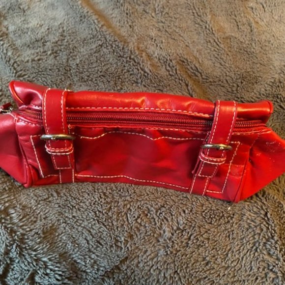 Avon small red clutch purse/makeup bag NWOT - Picture 2 of 13